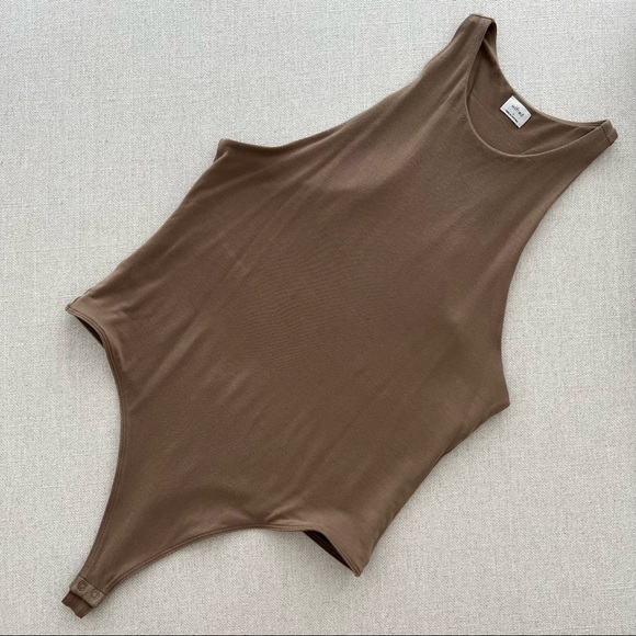 ARITZIA Wilfred Vacay Bodysuit in Shitake - Picture 7 of 9